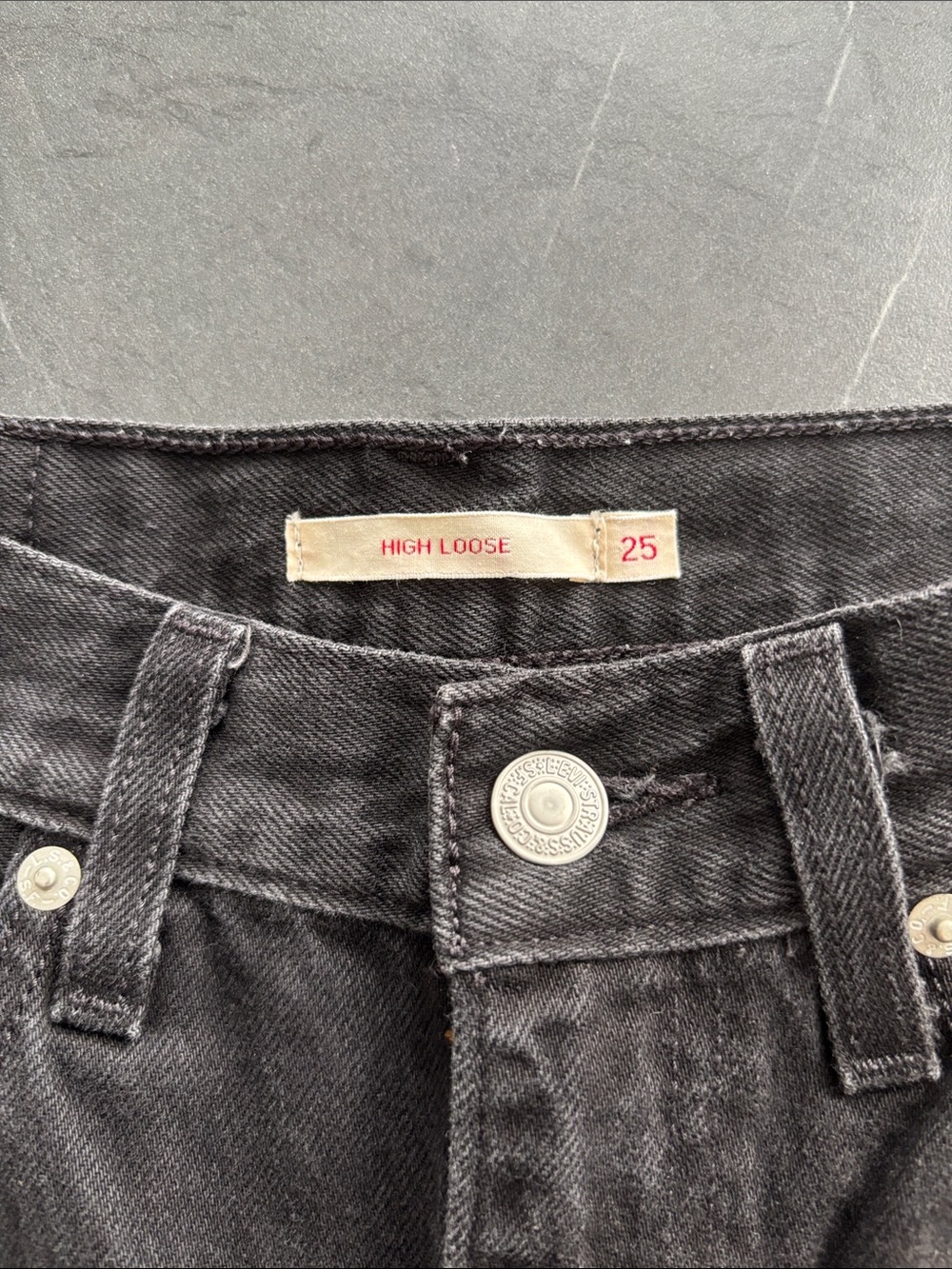 Levi’s High Loose Raw Frayed cropped hem Wide Leg High Waist Jeans Black 25 - Picture 2 of 6